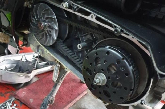 Ingin CVT Motor Matik Awet dan Gak Rewel? Jangan Lakukan Ini, Simak